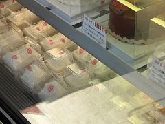 -红宝石·鲜奶小方·海派西点房(南丹店)