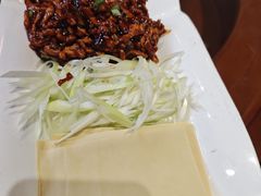 京酱肉丝-东来菜馆•手抓海鲜家常菜•海鲜锅贴(鸽子窝店)