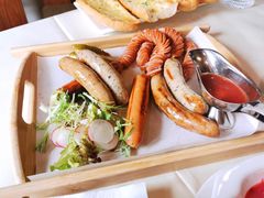俄式香肠拼盘-老井俄式餐厅