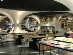 -钟书阁(珍园店)