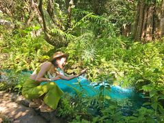 -Chom Cafe and Restaurant