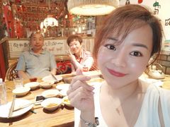 -老牌坊云南鱼豆花火锅(爱建店)