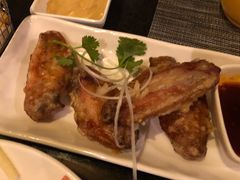 甜辣鸡翅佐以辣蒜汁-WOLFGANG PUCK KITCHEN & BAR(迪士尼小镇店)