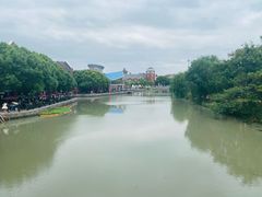 -钟书阁(松江泰晤士小镇店)