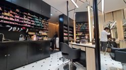 -HAIR CORNER