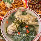 我zui爱他们家的招牌老妈蹄花了！猪蹄炖的软烂！