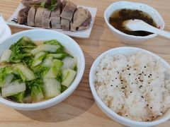 -东方既白(黄兴路大润发店)
