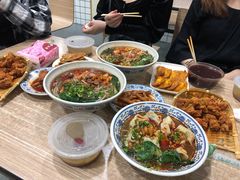 -爆炸头阿姨小四川正宗川味小吃(无任何分店)
