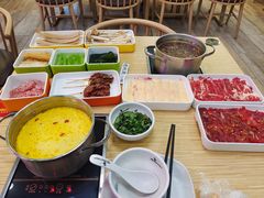 -杨老板·海鲜集市火锅·鲜切牛肉(中防万宝店)