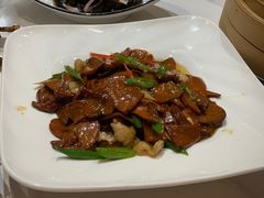 风肉炒蘑菇-琬苑鸽庄·川粤融合菜(解放碑总店)