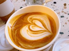 冬季草莓拿铁-Cafe on warm(丹霞店)