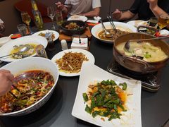 -新天明砂锅鱼头煲