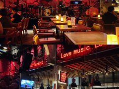 -FOUR PLAY BAR
