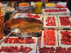 -来龍儿鲜切牛肉自助老火锅