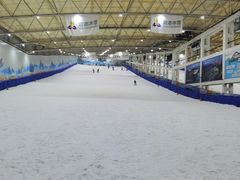 -乔波室内滑雪场