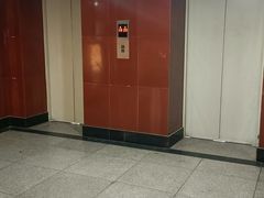 -荒岛实景沉浸密室(江汉路1店)
