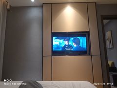 -潮漫酒店(北京通州环球度假区临河里地铁站店)