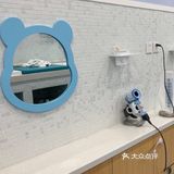 宝宝水里游，就像欢乐的鱼儿水中游，好欢乐呀！