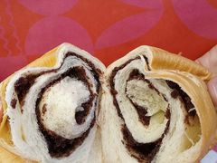 -红宝石·鲜奶小方·海派西点房(南丹店)