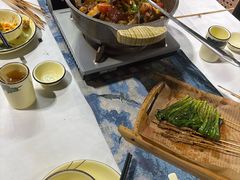 -刘姐啤酒鱼民族演艺餐厅(西街总店)