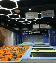 -反弹蹦床公园(南坪万达店)