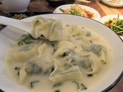 蒲芹虾米大馄饨-阿达师傅鱼汤面