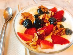 野莓核桃蜂蜜希腊酸奶-The Rug Cafe(王府中环店)