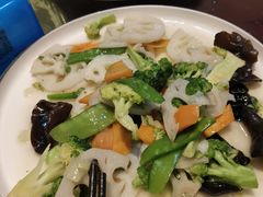 -鸿亨泰杂鱼馆(港馨家园店)