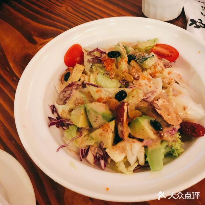 鳥炭·烧鸟YaKiToRi深夜食堂(陆家嘴店)牛油果色拉图片