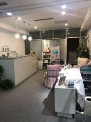-YooMee优美智能科技美肤机构