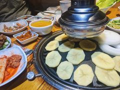 -唯成•韩国炭火烤肉 유성고기