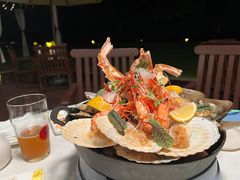 -三亚亚龙湾瑞吉酒店·宴悦Driftwood·游水海鲜·牛排·草坪·私人定制
