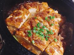 石锅海鲜酿豆腐-坛宗剁椒鱼头(河西王府井店)