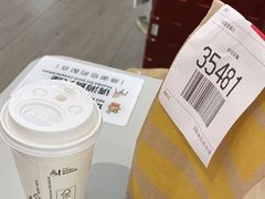 -麦当劳(上海虹桥站30B检票口楼上)
