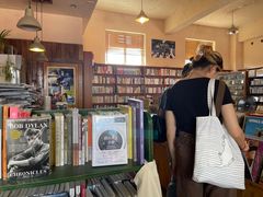 -麦田书店(国防路店)