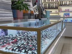 -新视达眼镜店·蔡司·依视路(名镜苑店)