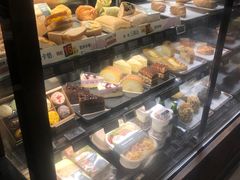 面包甜点陈列柜-星巴克(深圳湾体育中心店)