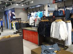 -UNDER ARMOUR(八达岭奥莱店)