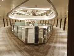 -上海滴水湖皇冠假日酒店