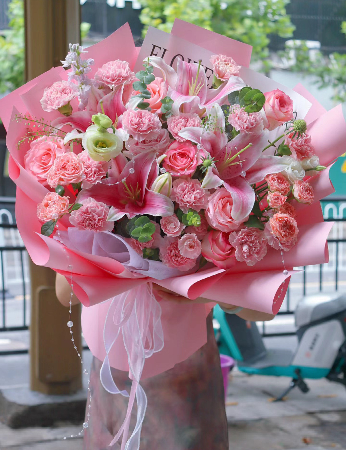 粉色百合花束,送给长辈生日的一束花