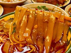 -拈签一笑黄牛肉辣卤串串