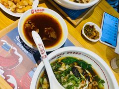 -呷佬·长沙手工米粉(金沙江路店)