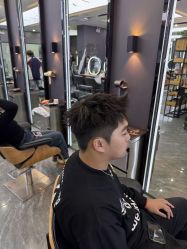 -藤野造型烫染·漂发