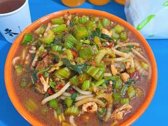 -玲玲米粉·新疆现炒米粉(大十字总店)