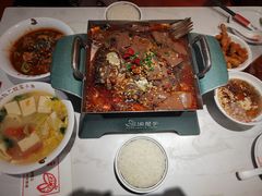 -渝是乎酸菜鱼·川渝小炒(新世界百货望京店)