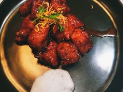 红酒泡沫牛仔粒-荟廷·晶萃(陆家嘴尚悦湾店)