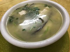 鳝骨芫茜豆腐汤-联兴酒家