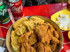 -BHC炸鸡(明洞总店)