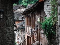 -高荡千年布依古寨旅游景区
