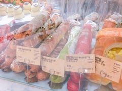 红菜头红莓法包-PAPER STONE BAKERY(天环店)